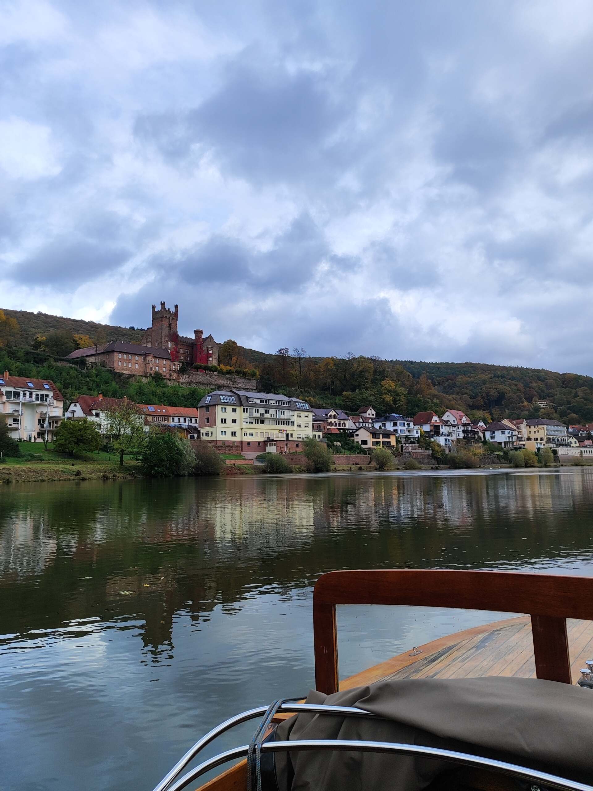 Auf der Fahrt von Heidelberg nach Neckarsteinach war auch die Mittelburg in Neckarsteinach zu sehen